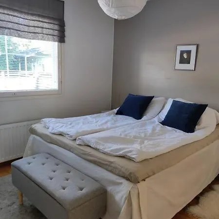 Cool And Spacious Town House For Christmas Ροβανιέμι
